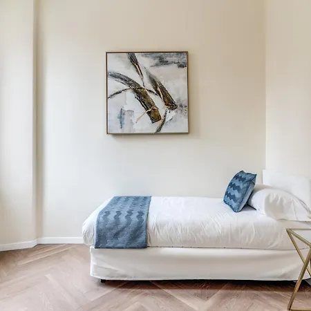 3 Minutes Walk From Termini Station With Temple View Апартаменты *