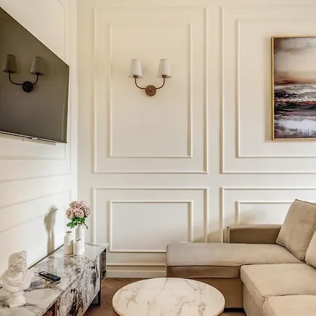Апартаменты 3 Minutes Walk From Termini Station With Temple View *