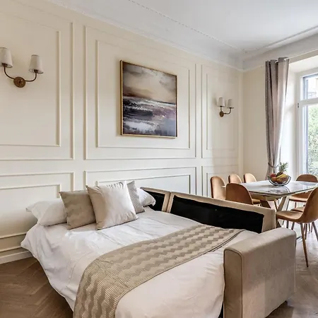 Апартаменты 3 Minutes Walk From Termini Station With Temple View Рим