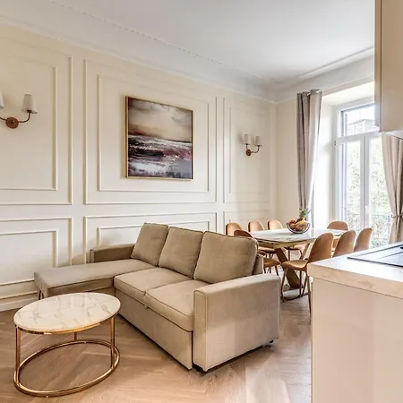 Апартаменты 3 Minutes Walk From Termini Station With Temple View *
