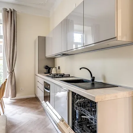 3 Minutes Walk From Termini Station With Temple View Appartamento
