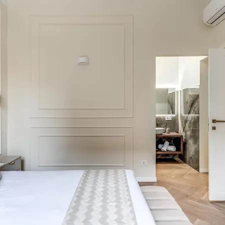 아파트 3 Minutes Walk From Termini Station With Temple View *