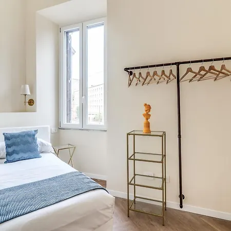 3 Minutes Walk From Termini Station With Temple View Appartamento Roma