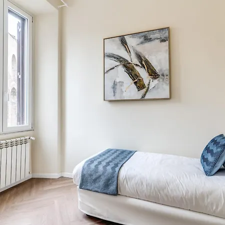 3 Minutes Walk From Termini Station With Temple View *